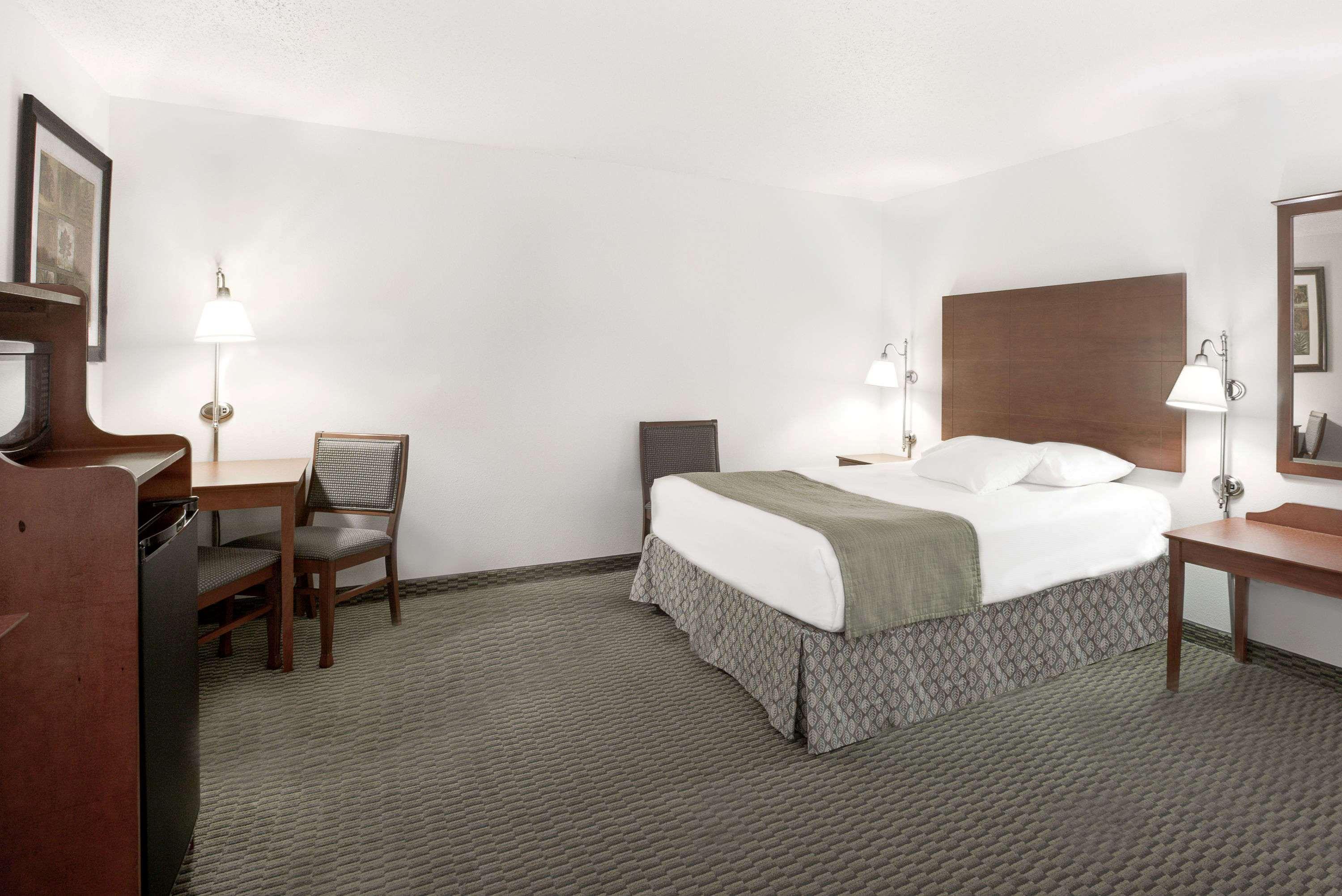 Days Inn By Wyndham Carroll Exterior photo